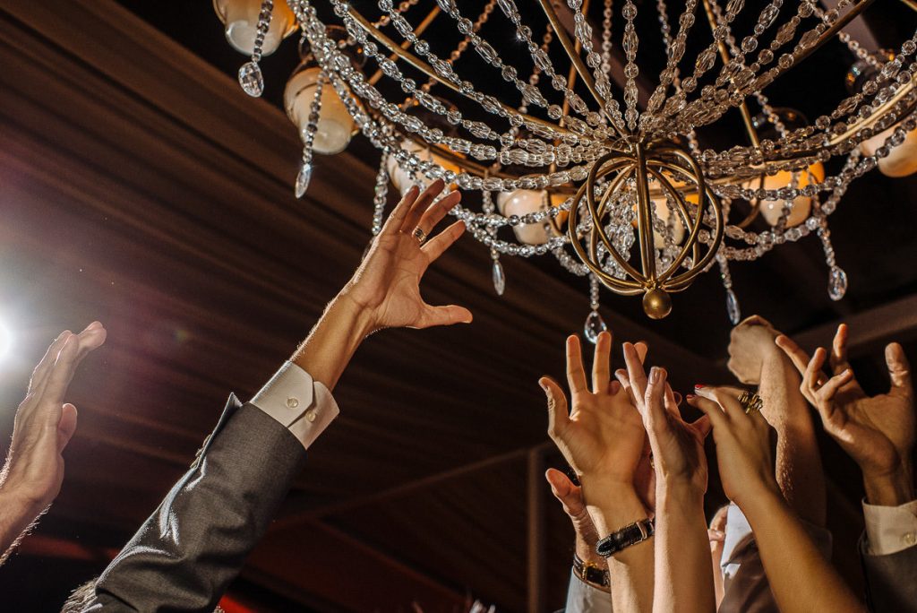 Fotografia de casamento registrada de maneira artística e espontânea. A história do dia mais especial da sua vida pela fotógrafa premiada Claudia Ruiz.