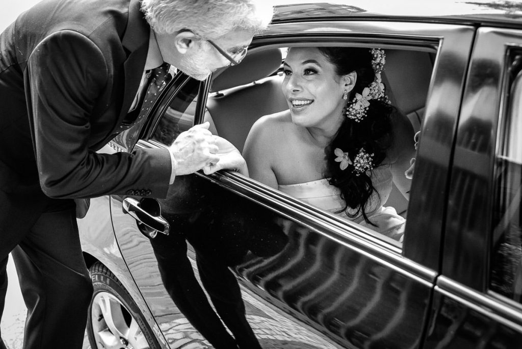 Fotografia de casamento registrada de maneira artística e espontânea. A história do dia mais especial da sua vida pela fotógrafa premiada Claudia Ruiz.