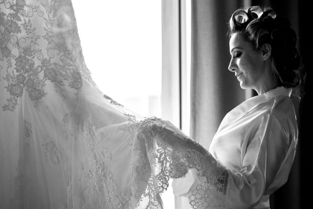 Fotografia de casamento registrada de maneira artística e espontânea. A história do dia mais especial da sua vida pela fotógrafa premiada Claudia Ruiz.