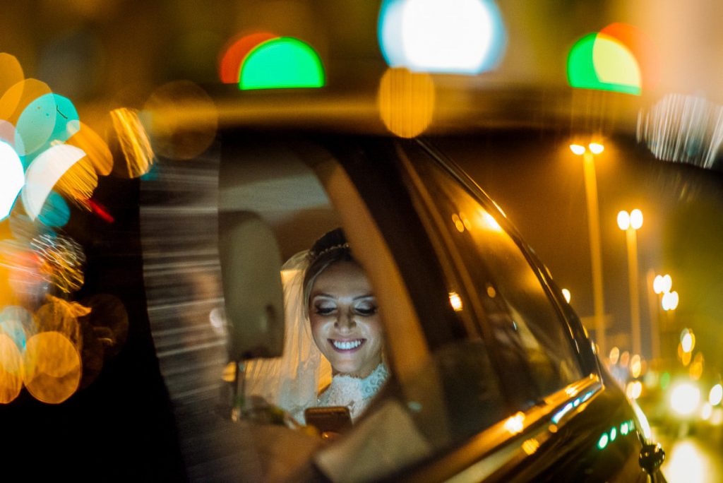 Fotografia de casamento registrada de maneira artística e espontânea. A história do dia mais especial da sua vida pela fotógrafa premiada Claudia Ruiz.