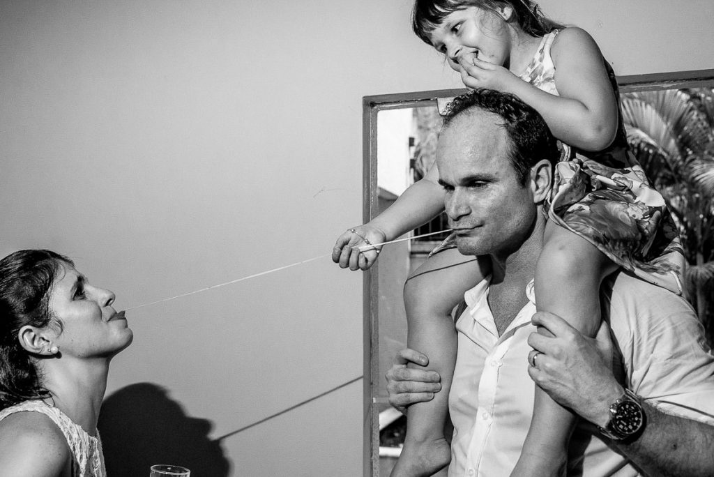 Fotografia de casamento registrada de maneira artística e espontânea. A história do dia mais especial da sua vida pela fotógrafa premiada Claudia Ruiz.
