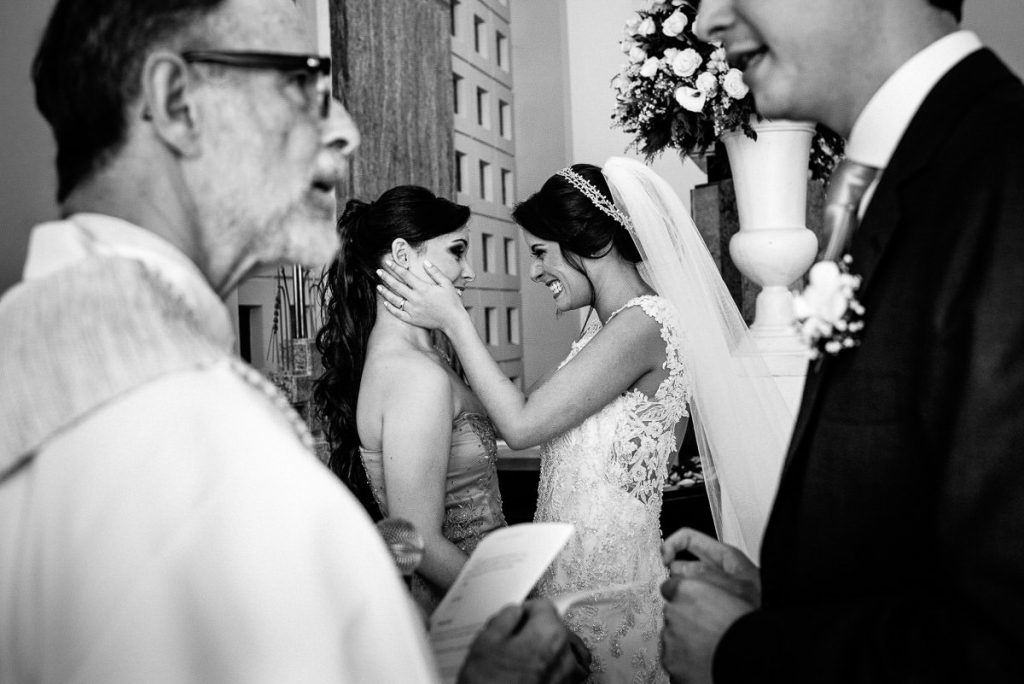 Fotografia de casamento registrada de maneira artística e espontânea. A história do dia mais especial da sua vida pela fotógrafa premiada Claudia Ruiz.