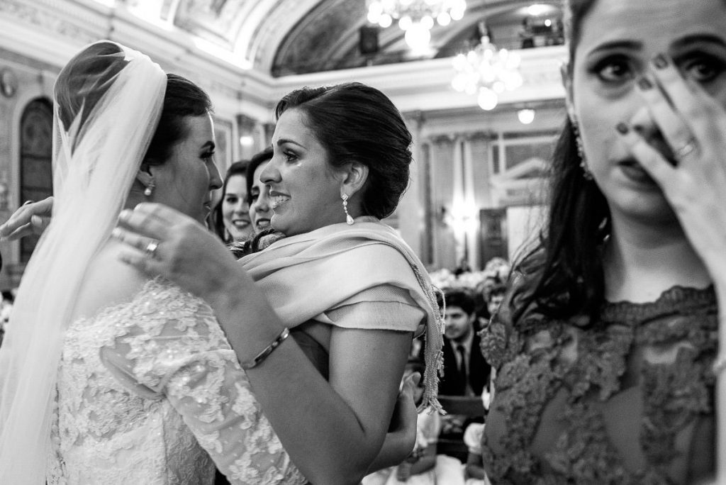 Fotografia de casamento registrada de maneira artística e espontânea. A história do dia mais especial da sua vida pela fotógrafa premiada Claudia Ruiz.
