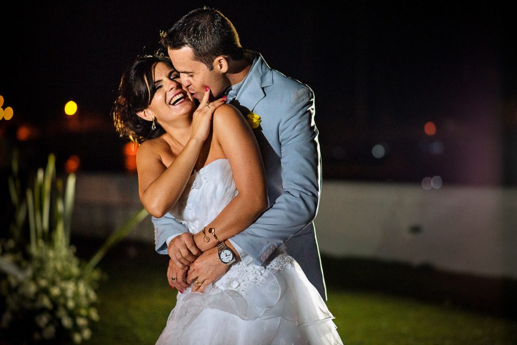 Fotografia de casamento registrada de maneira artística e espontânea. A história do dia mais especial da sua vida pela fotógrafa premiada Claudia Ruiz.